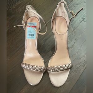 A very cute pair of heels from Rachel Zoe-size 7.5 (brand new)